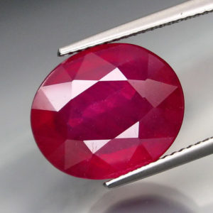 Lead glass-filled ruby (composite ruby), 12.94 ct