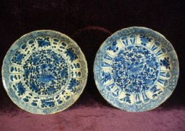 2 Antique Chinese Kangxi blue white porcelain plates on eBay. Are they authentic or fake? What about the price?